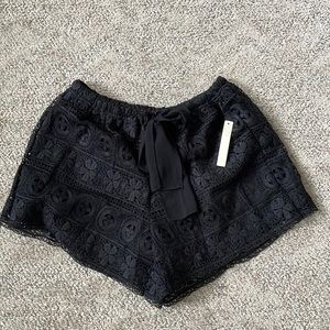 NWT June and Hudson lace shorts
